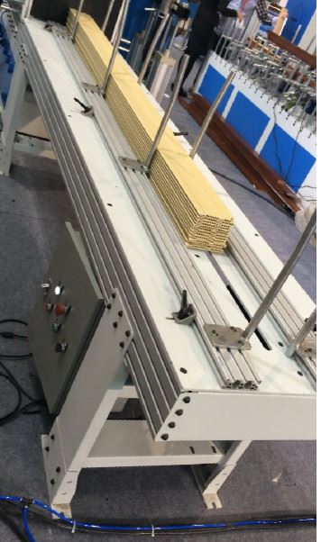 wood profile wrapping machine